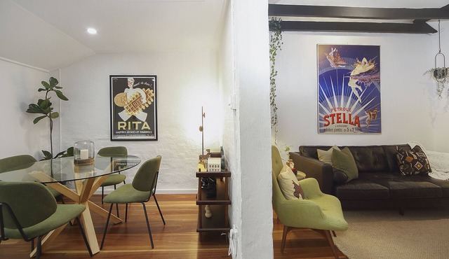 Cosy 2BR Darlinghurst Home with Courtyard