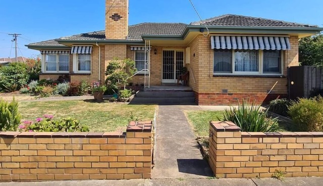 Cosy on Cuthbert, Highton