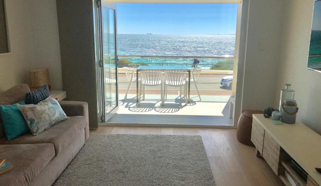 Cottesloe Beachfront Ocean View Apartment