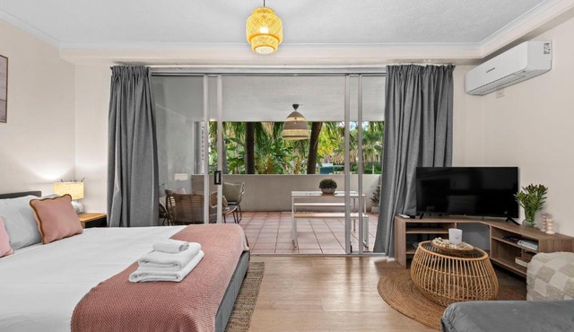 Cozy studio with balcony & resort-style amenities