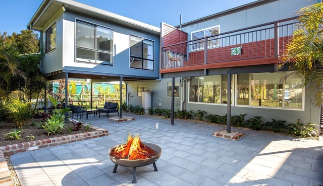 Curley’s Sunsets - Pet Friendly - 10 Mins Walk to Beach