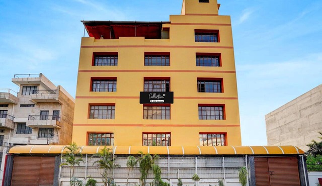 Deluxe Banshi Bhawan