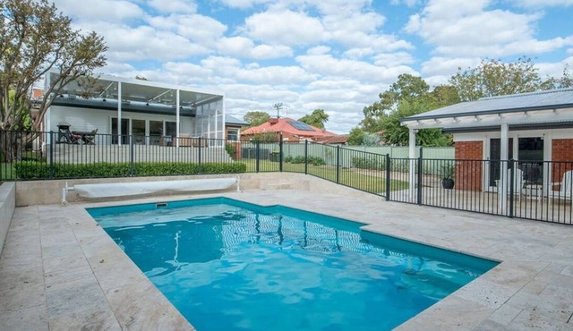 Deluxe Entertainer - Pool, Close to CBD