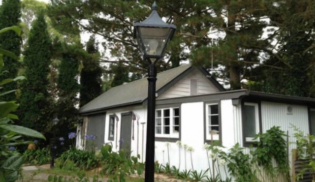 * DEVON LONG BARN * Bowral-Unique Accommodation