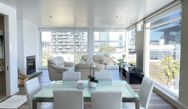 Docklands Luxury Penthouse Above The District Docklands|Free Parking & Free Tram