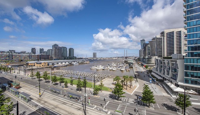 Docklands Private Collection of Apartments - Digital Harbour