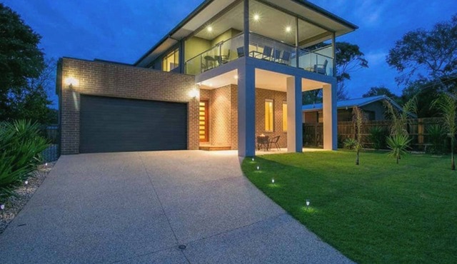 Dromana Grove SPA & POOL sleeps 16