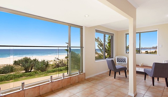 El Mirador 8 - Absolute Beachfront Tugun
