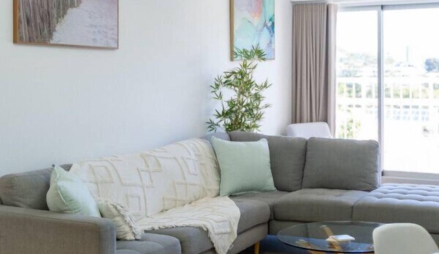 Elegant Burleigh Headland Apartment with Balcony, Ocean and Skyline Views