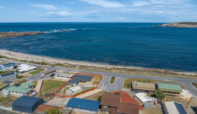 Elliston Esplanade Beach House (RUFF-INN-IT)