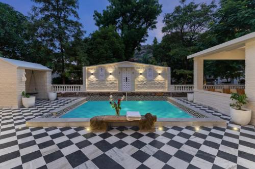 Emerald Hill Villa by Jodhani