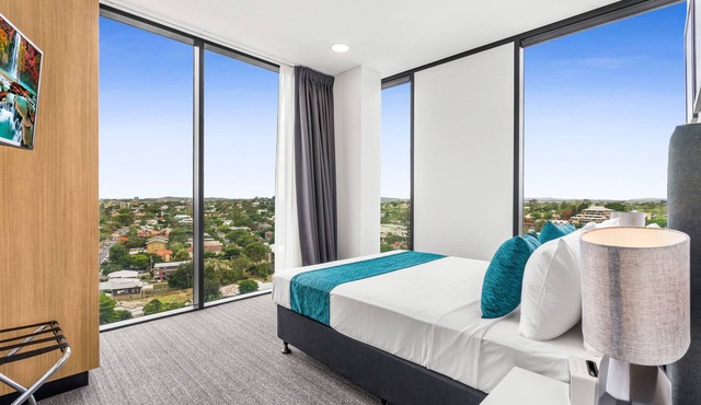 Essence Suites Taringa