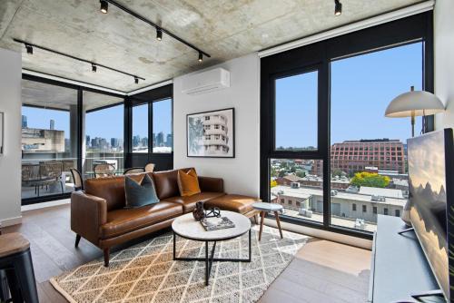 Executive 2-Bed Apartment with Views, Gym and Pool