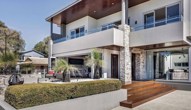 EXTRAVAGENT AND STYLISH TWO STOREY HOME WITH HUGE OUTDOOR ENTERTAINING AREA
