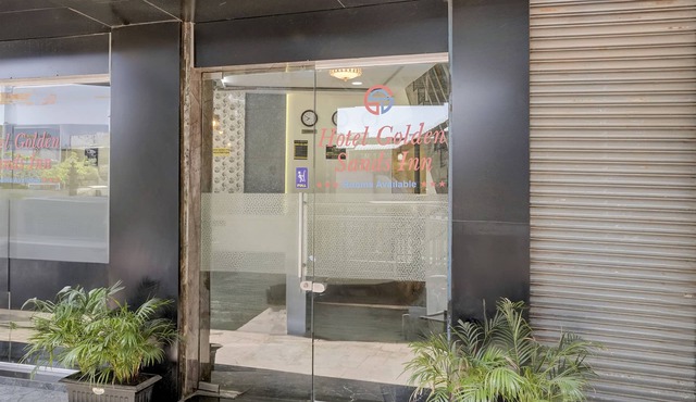 FabExpress Golden Sands inn