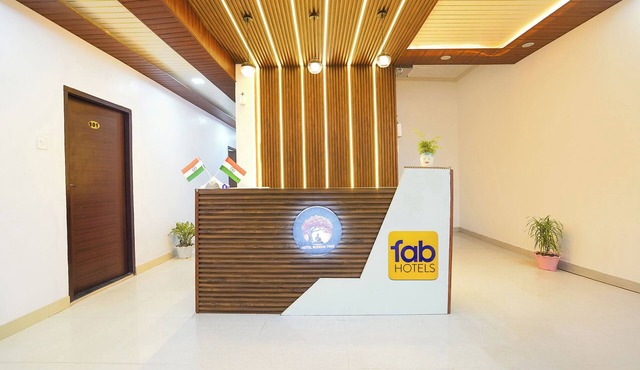 Fabhotel Budha Tree
