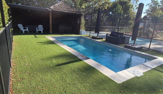 Family Luxury Country Retreat Pool & Spa – Lodge 1