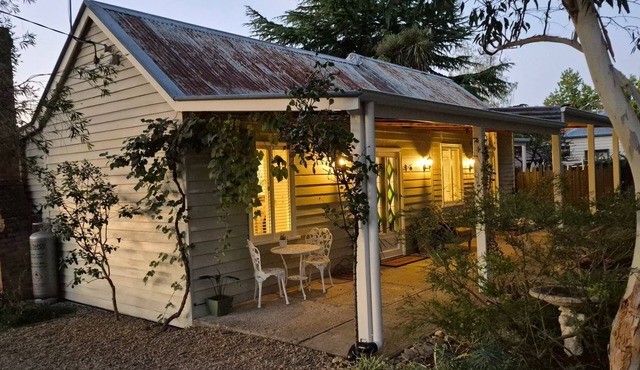 Finchy Cottage - Your charming Beechworth cottage where heritage character meets modern com