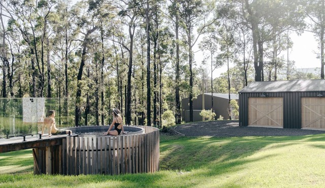 Forever Sunday - Plunge Pool, Woodfire pizza oven, Outdoor firepit