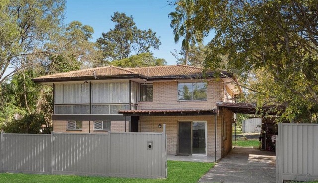Full house at Riverview with 5 rooms, 11 beds,A/C and 2 bathrooms