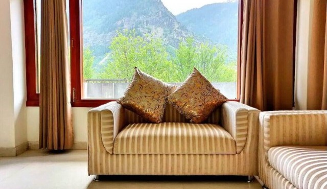 G Villas- Luxurious Cottage with beautiful mountain view 4