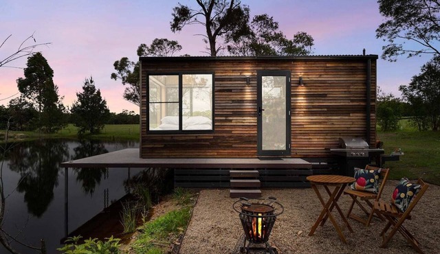 Getawayz NSW - 'Banksia' Designer Tiny Home w/stunning dam views