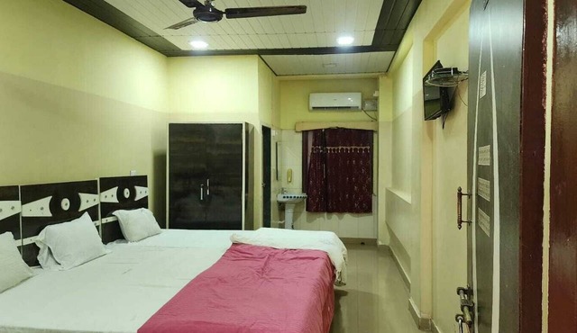 Ghansar Lodge