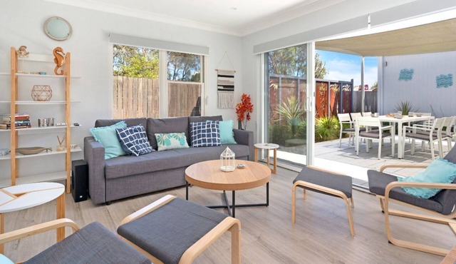 Gillian - charming & light-filled house