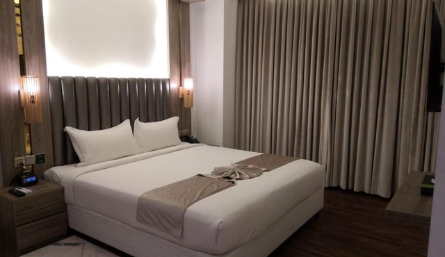 Grace Cox Smart Hotel