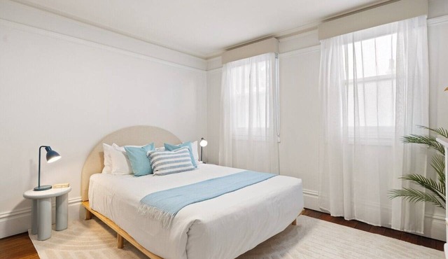 Grand Victorian Stay in the Heart of Glebe