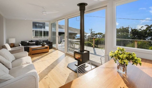 Grey River Beach House - 10 minutes to Wye