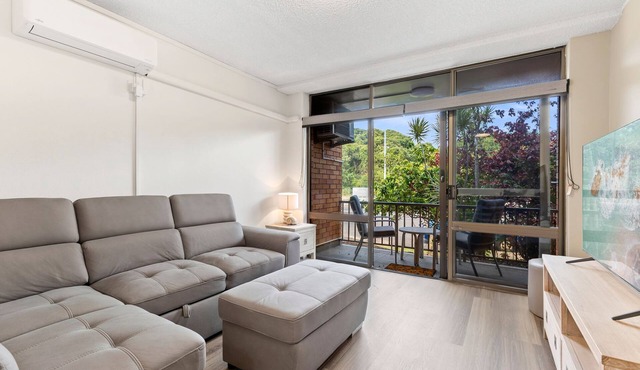 Ground floor quiet garden balcony heated pool @223