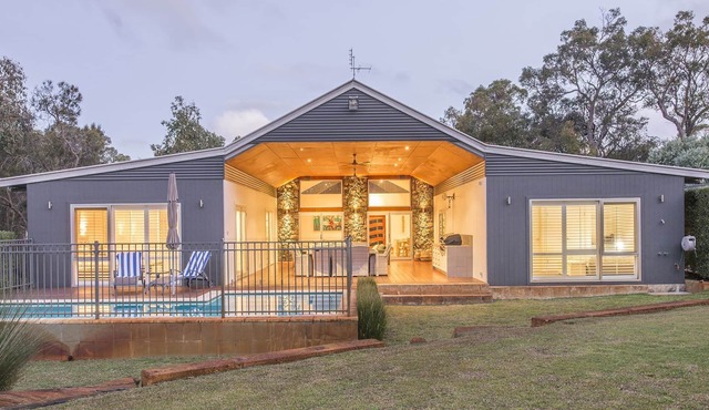 Hayes Hideaway - peaceful bush setting