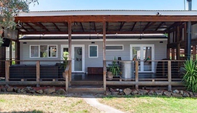 Hillside Haven - Beautifully presented and recently renovated family holiday home