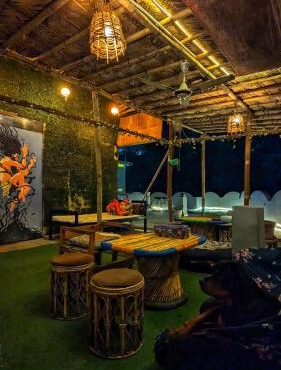Hobbit House Hostel