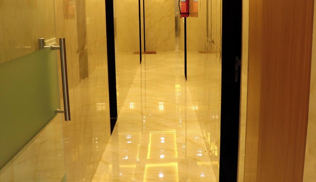 Hotel Comfy Inn