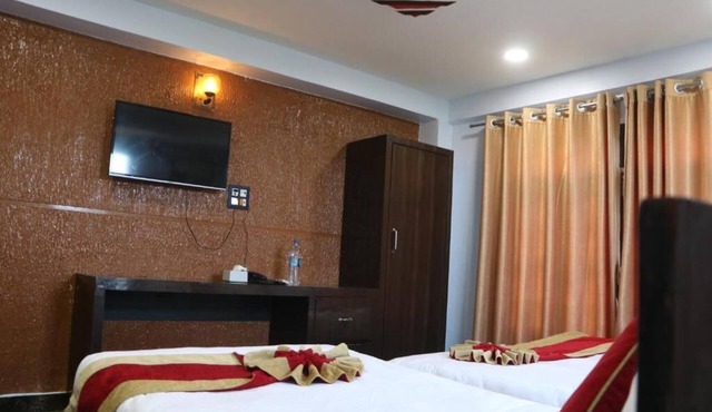 Hotel Darshan- Double room #5
