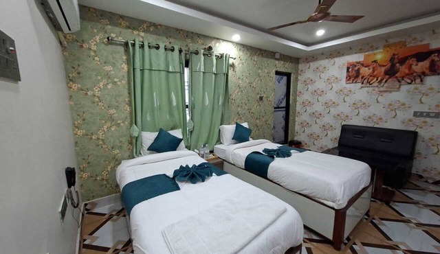 HOTEL DEV INN