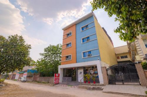 HOTEL DWARKADHEESH