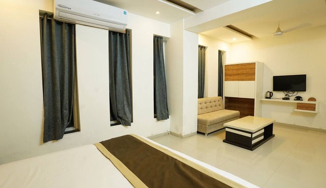 Hotel Grand Maratha