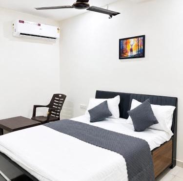 Hotel Madhav Palace