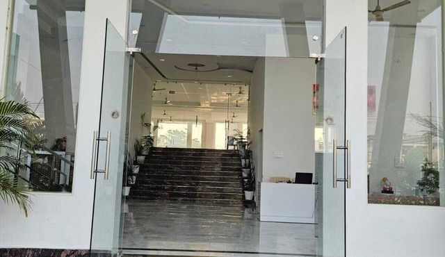 Hotel Maurya Greens