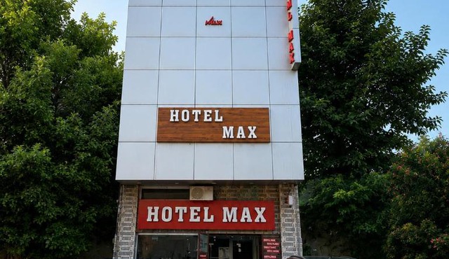 HOTEL MAX - In Budget & Comfortable Rooms - For Corporates, Couples, Families Near HMV, DAV, Grain Market, Workshop Chowk