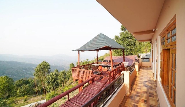 Hotel Pine & Dine Almora
