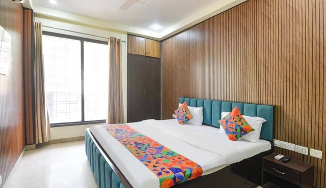 Hotel Red Leaf