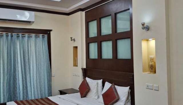 Hotel Siris 18