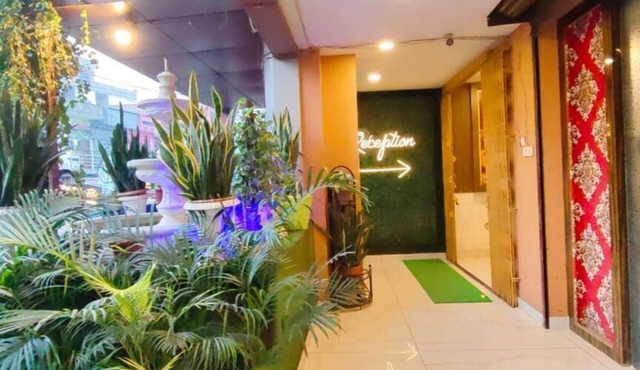 HOTEL SWARNA PALACE