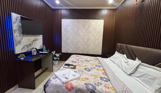 HOTEL Tom and Jerry