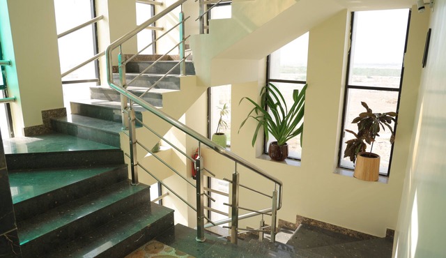 Hotel Vraj Inn