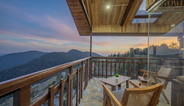 Hotel Wood Winds - A Best Valley View Hotel